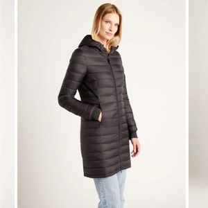 Black Quince lightweight puffer coat (S)
